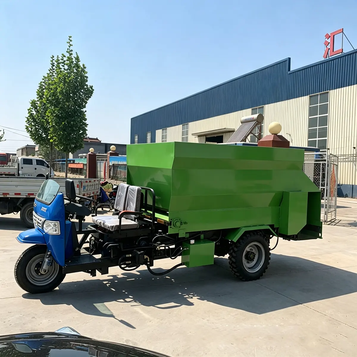 20 Type Three Wheel Feed Cart — factory photo 9