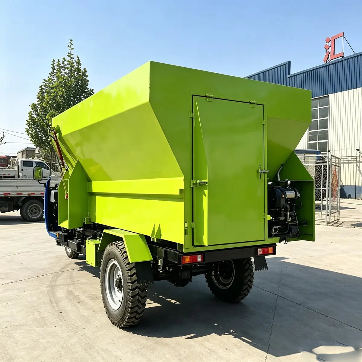 20 Type Three Wheel Feed Cart — factory photo 10