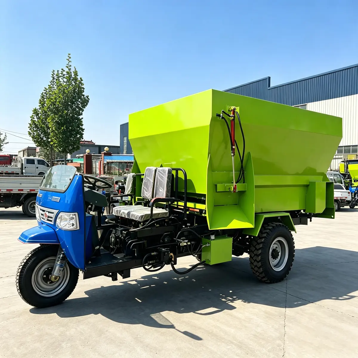 20 Type Three Wheel Feed Cart — factory photo 14