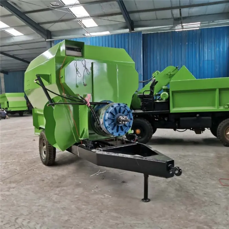 Tractor Traction Horizontal Feed Mixer — factory photo 11