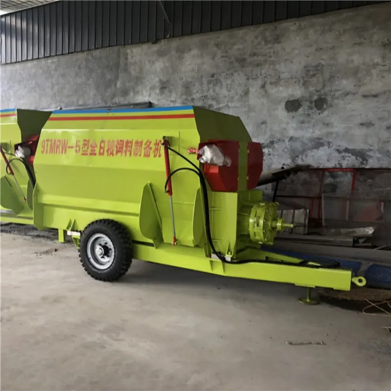 Tractor Traction Horizontal Feed Mixer — factory photo 13